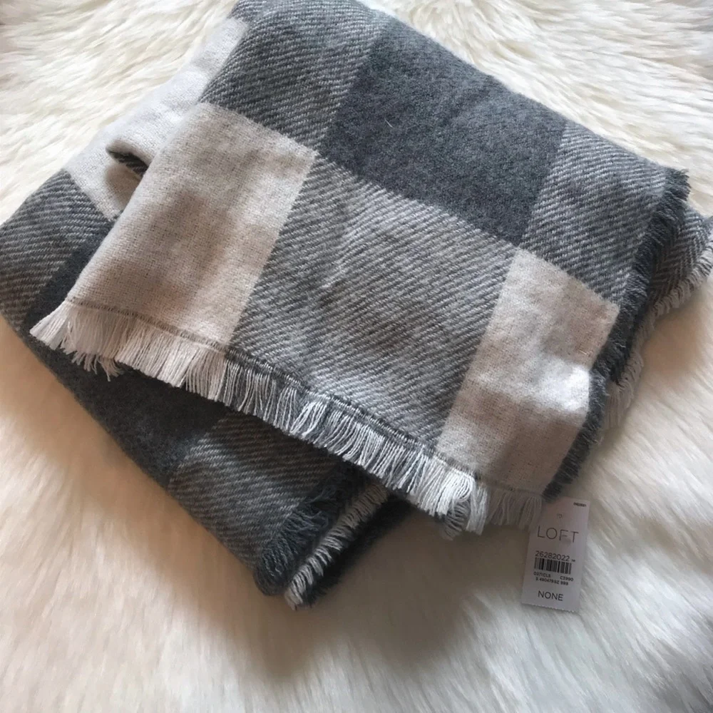 LOFT- Gray & White Checkered Plaid Blanket Scarf